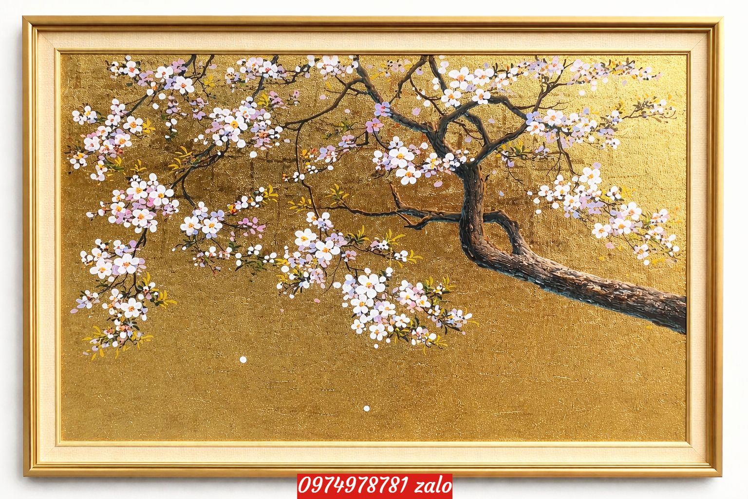 Tranh hiện đại cành hoa mai dát vàng – Vẻ đẹp sang trọng